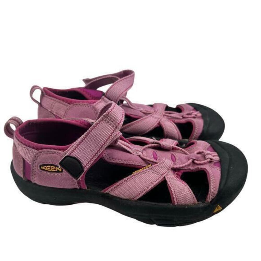 KEEN Newport Sandals US 6 Women EU 39 Pink closed toe walking outdoor shoe